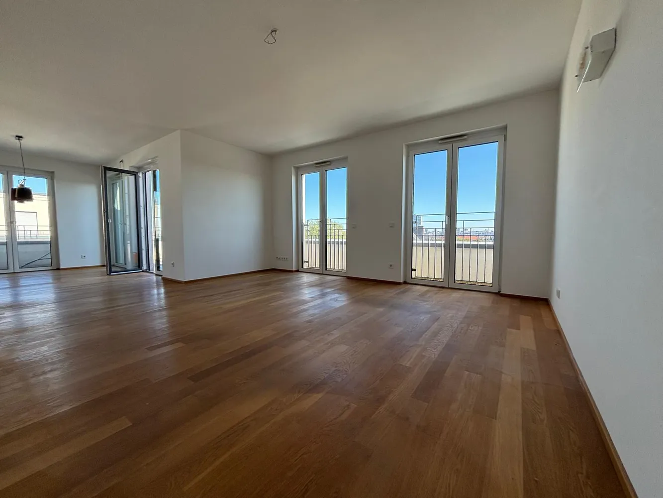 2 Zimmer Wohnung mit 91 m² in Frankfurt am Main – Bild 2