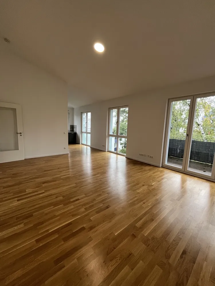 4 Zimmer Wohnung mit 105 m² in Berlin – Bild 1