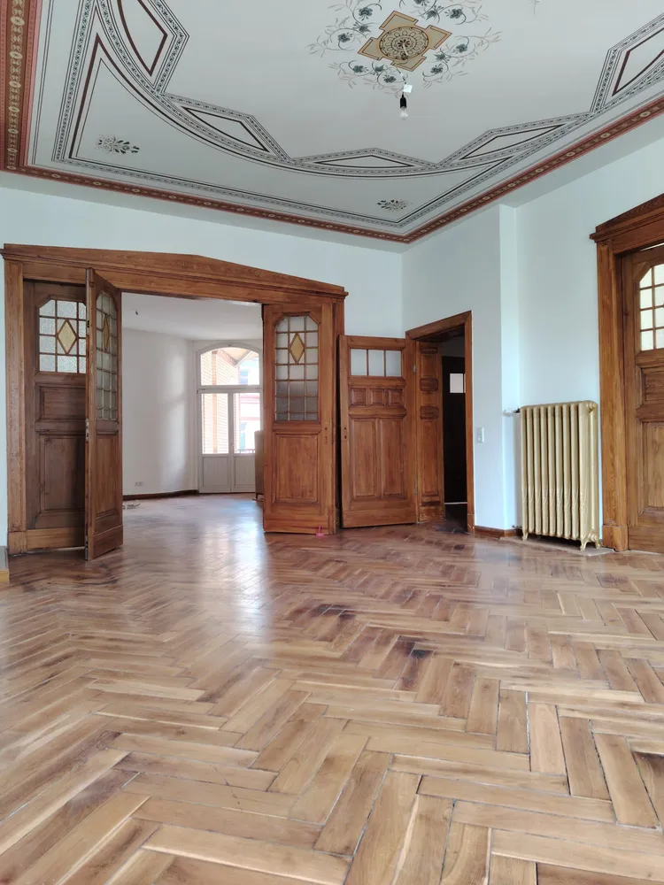 6 Zimmer Wohnung mit 193 m² in Halle (Saale) – Bild 1