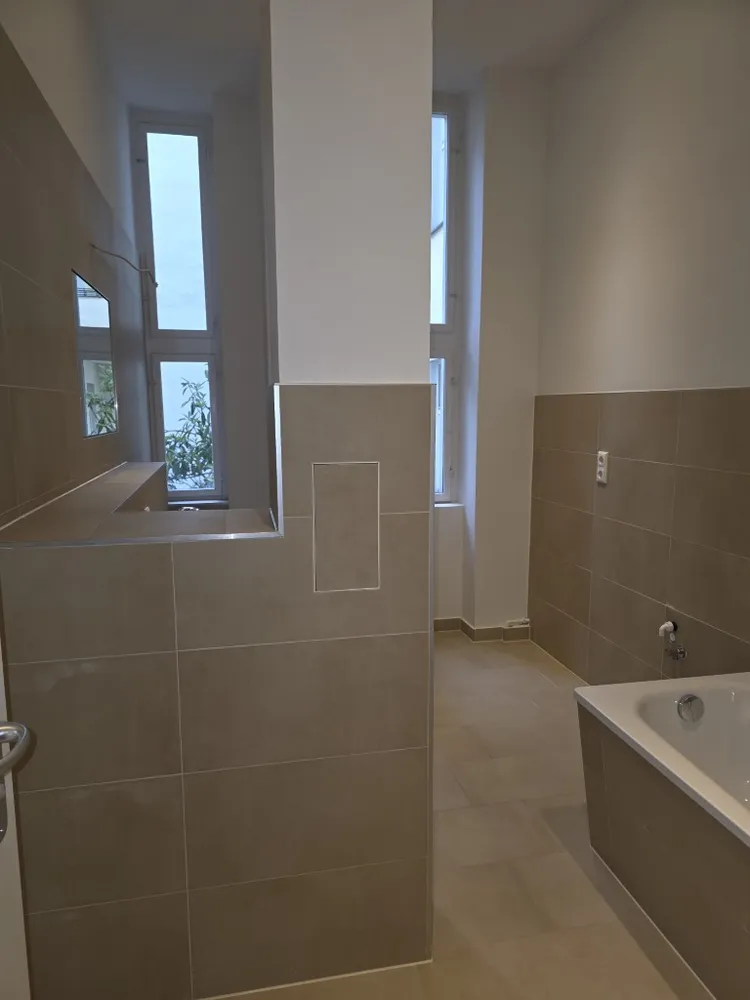 3 Zimmer Wohnung mit 93 m² in Berlin – Bild 2
