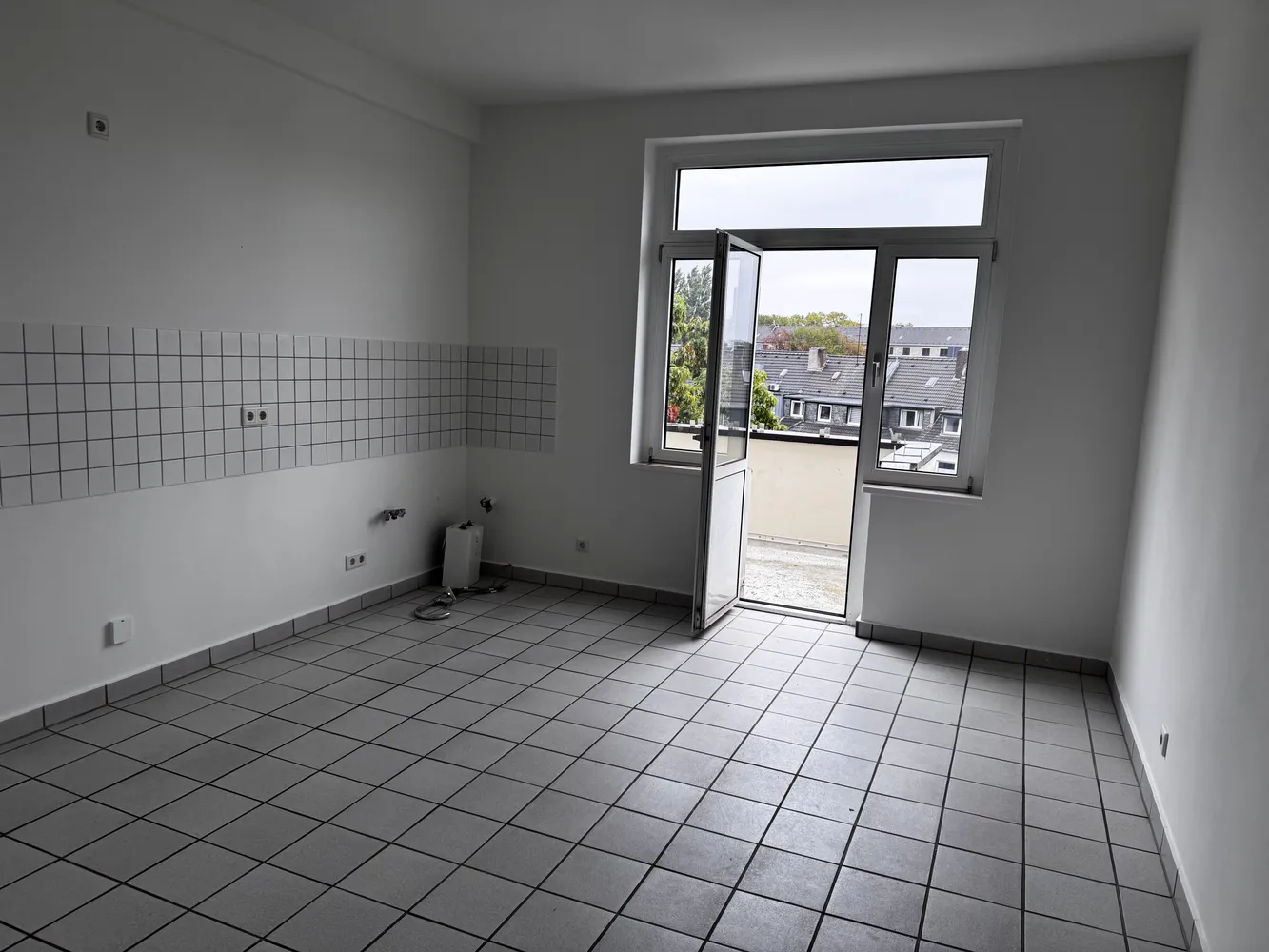 3 Zimmer Wohnung mit 95 m² in Düsseldorf – Bild 2