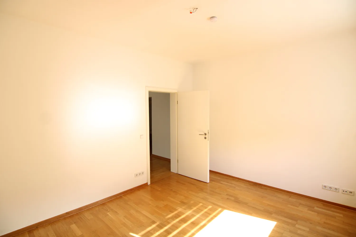 6 Zimmer Wohnung mit 143 m² in Berlin – Bild 8
