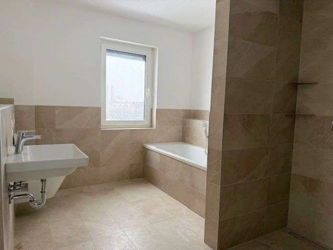 3 room apartment with 93 m² in Güstrow – Photo 5