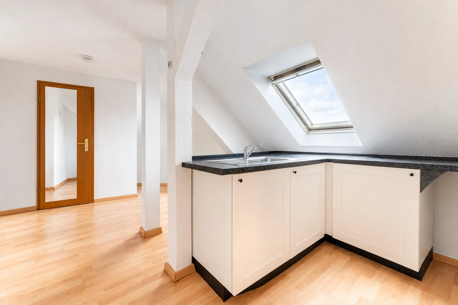 2 Zimmer Wohnung mit 44 m² in Dresden – Bild 2