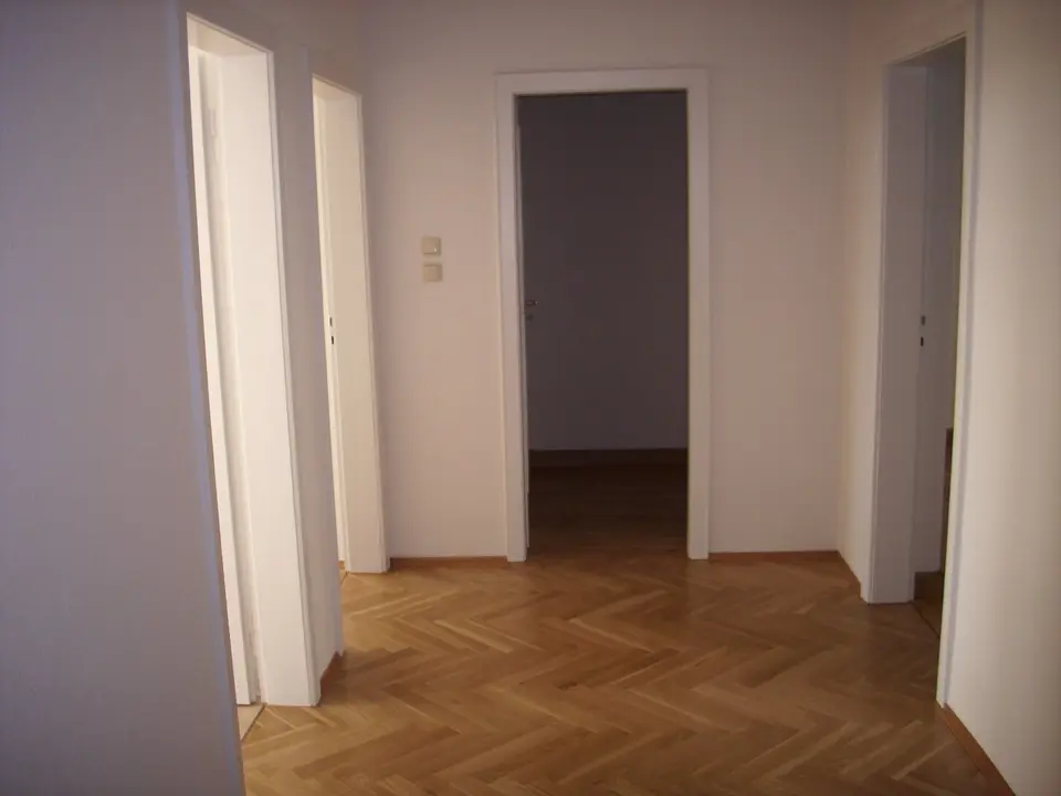 2 Zimmer Wohnung mit 67 m² in Chemnitz – Bild 4