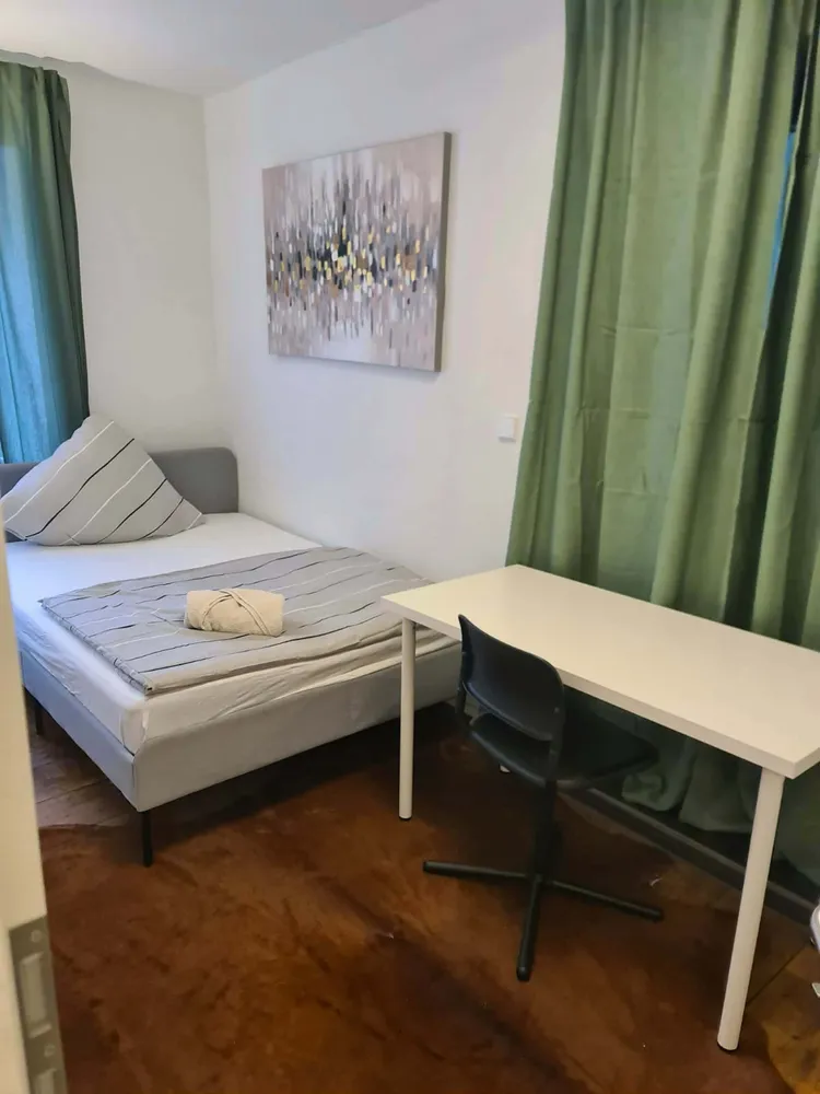 WG-Zimmer mit 10 m² in München – Bild 1