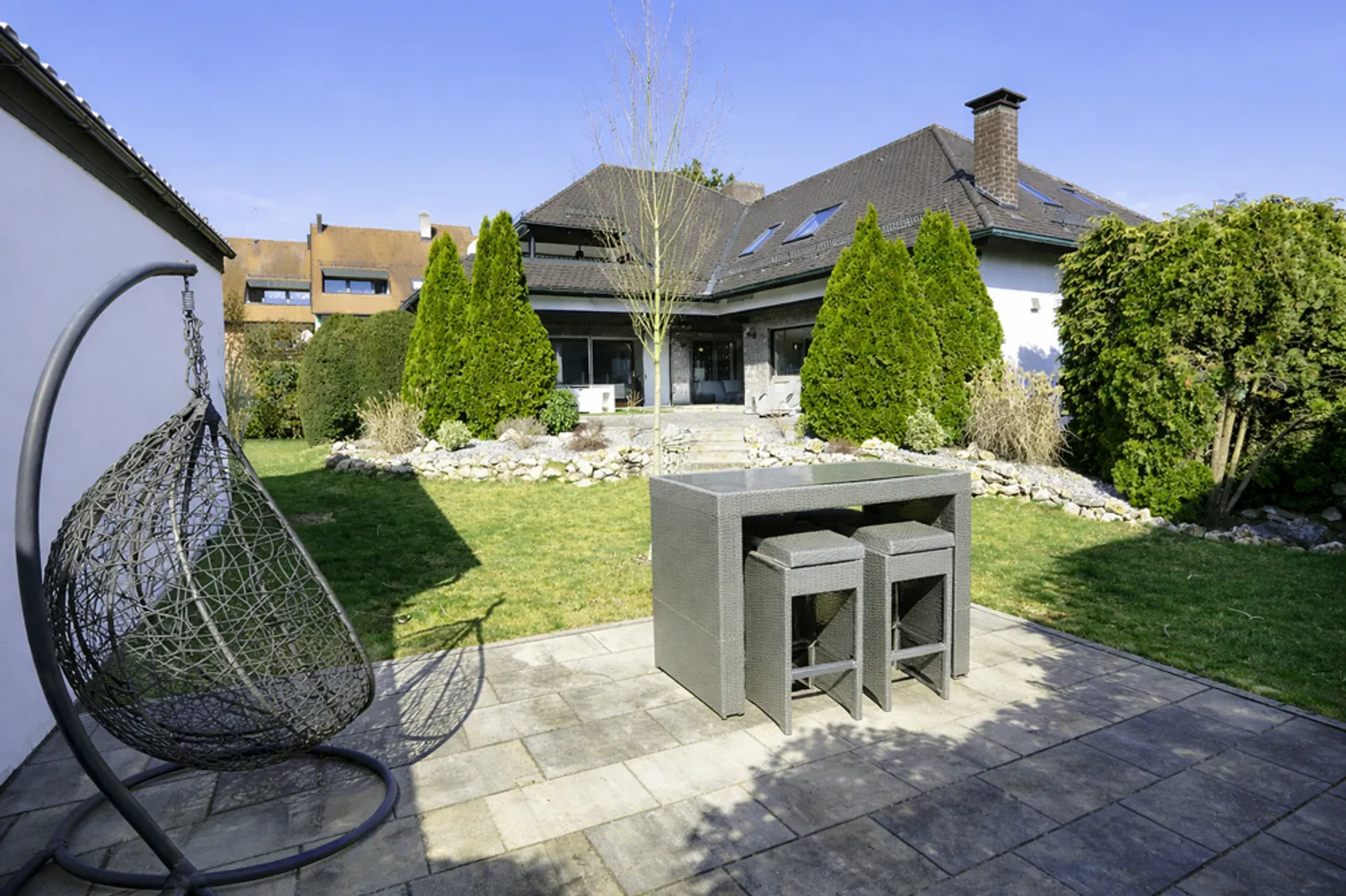 6 Zimmer Haus mit 240 m² in Landshut – Bild 1