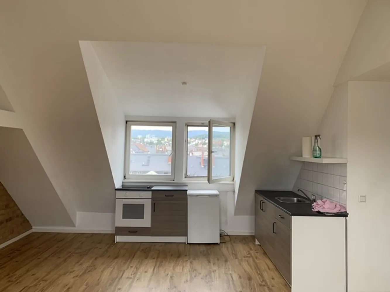 2 Zimmer Wohnung mit 38 m² in Wiesbaden – Bild 2