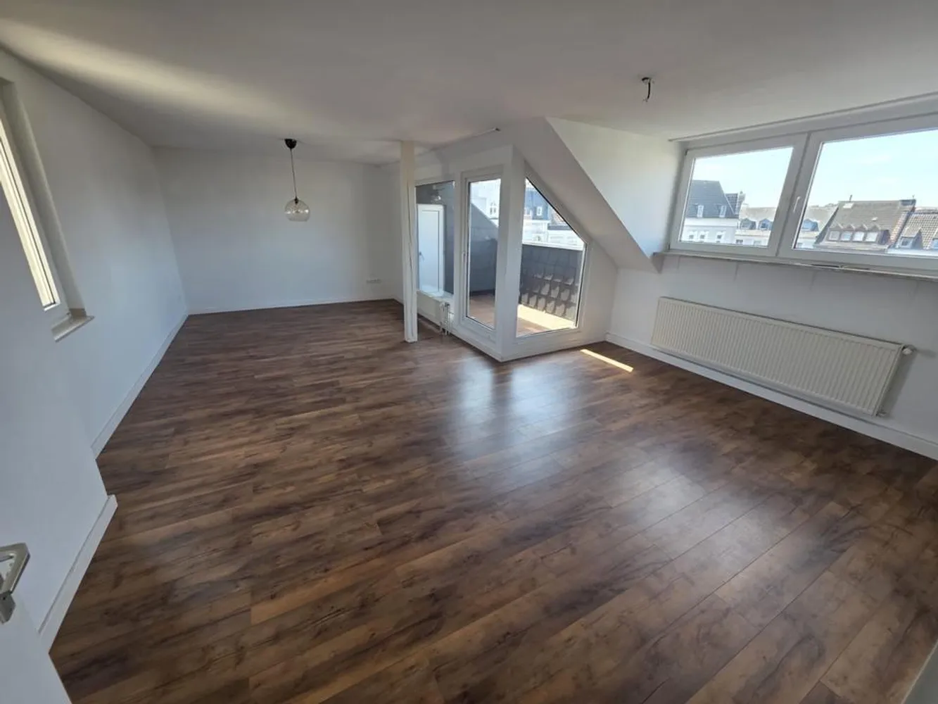 3 Zimmer Wohnung mit 90 m² in Hamburg – Bild 2