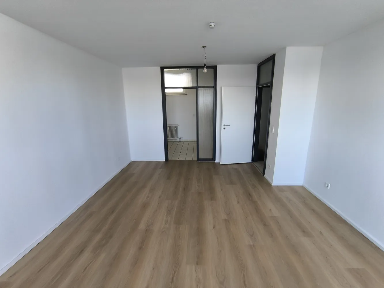 2 Zimmer Wohnung mit 65 m² in Leverkusen – Bild 2