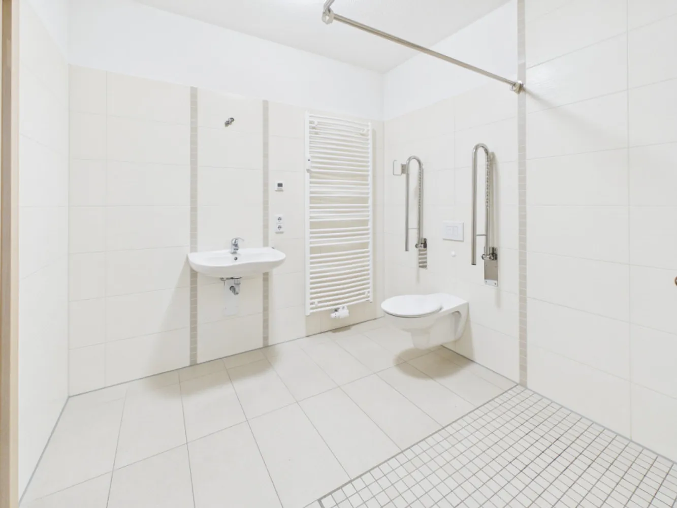 2 room apartment with 65 m² in Chemnitz – Photo 1