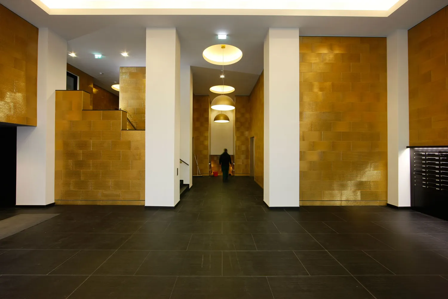 2 room apartment with 78 m² in Berlin – Photo 2