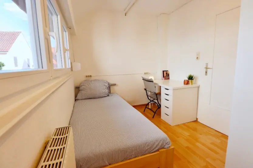 WG-Zimmer mit 8 m² in Stuttgart – Bild 1