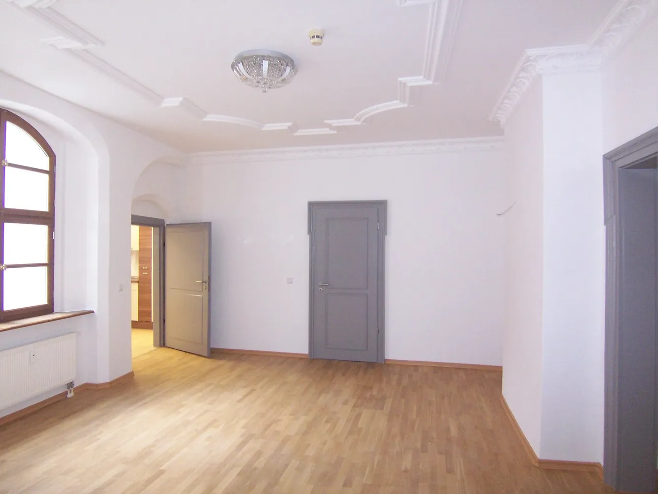 10 Zimmer Wohnung mit 3400 m² in Leipzig – Bild 2