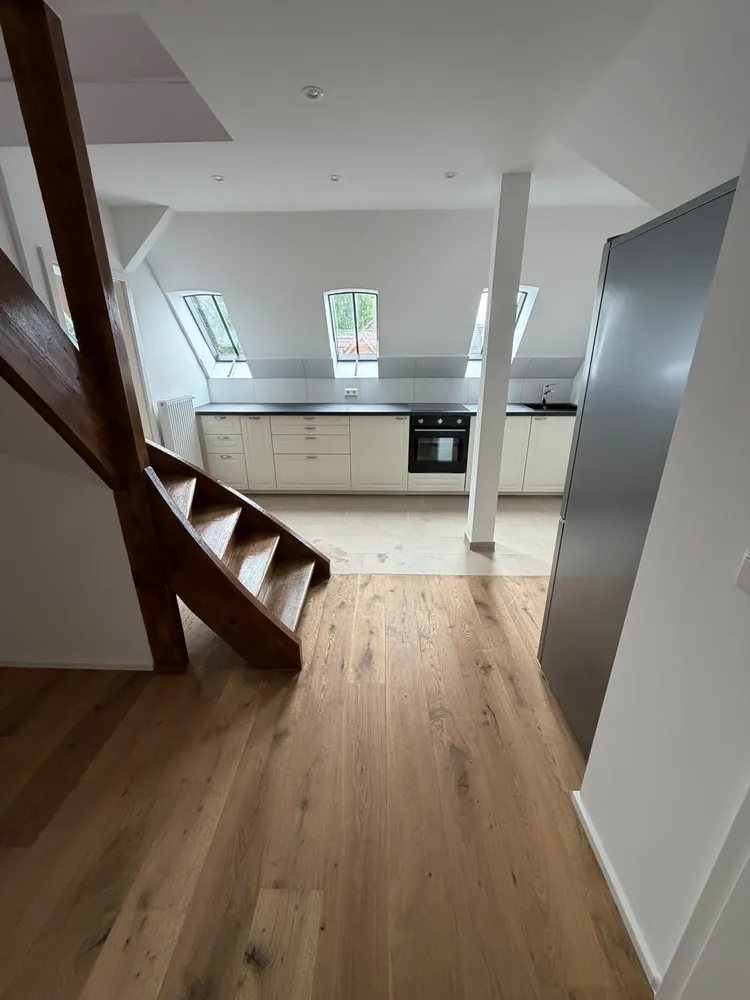 6 Zimmer Wohnung mit 138 m² in Esslingen am Neckar – Bild 1
