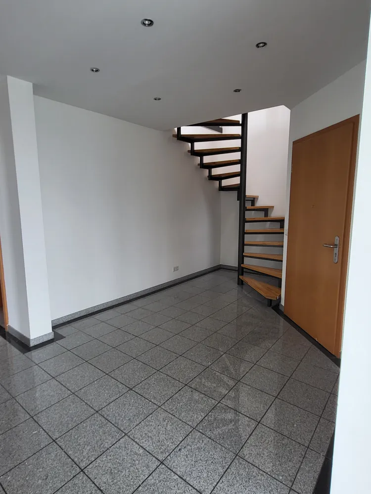 4 Zimmer Wohnung mit 110 m² in Frankfurt am Main – Bild 8