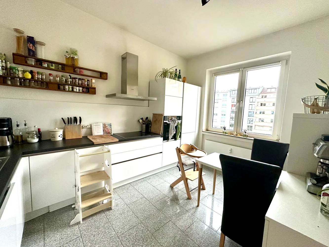 5 Zimmer Wohnung mit 110 m² in Düsseldorf – Bild 7