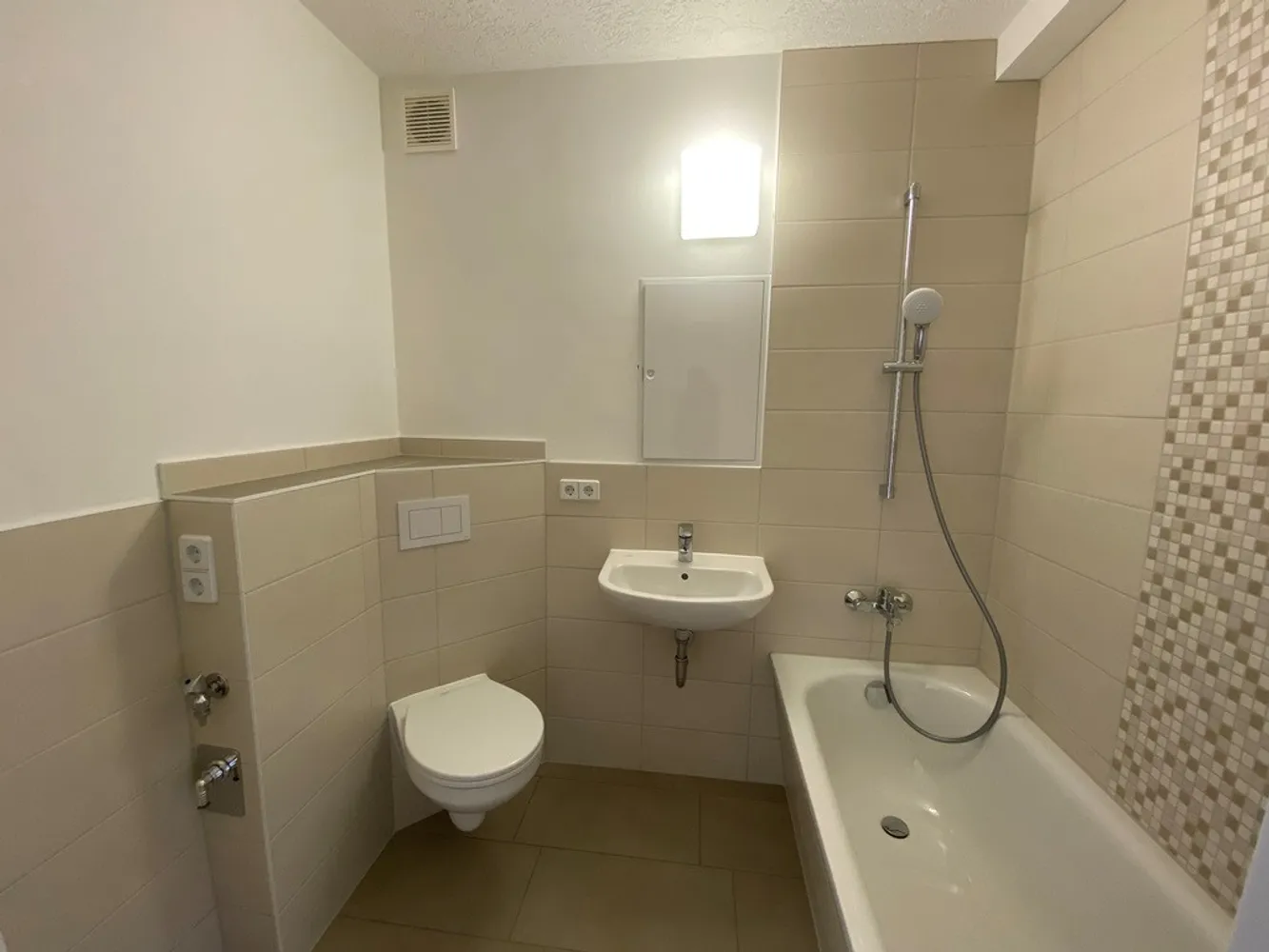 3 Zimmer Wohnung mit 68 m² in Suhl – Bild 1