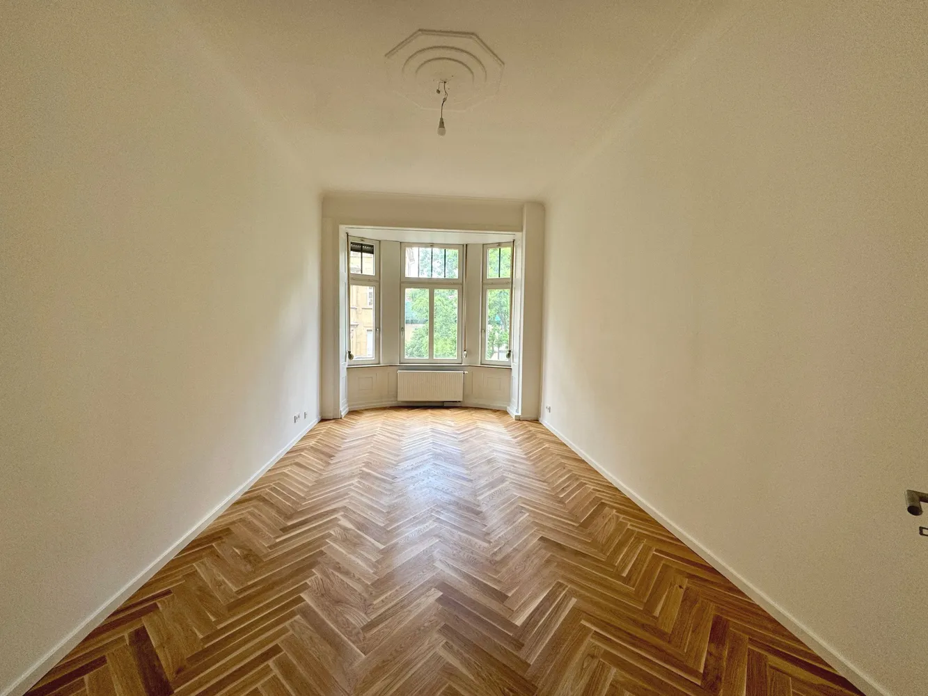 5 Zimmer Wohnung mit 120 m² in Stuttgart – Bild 1