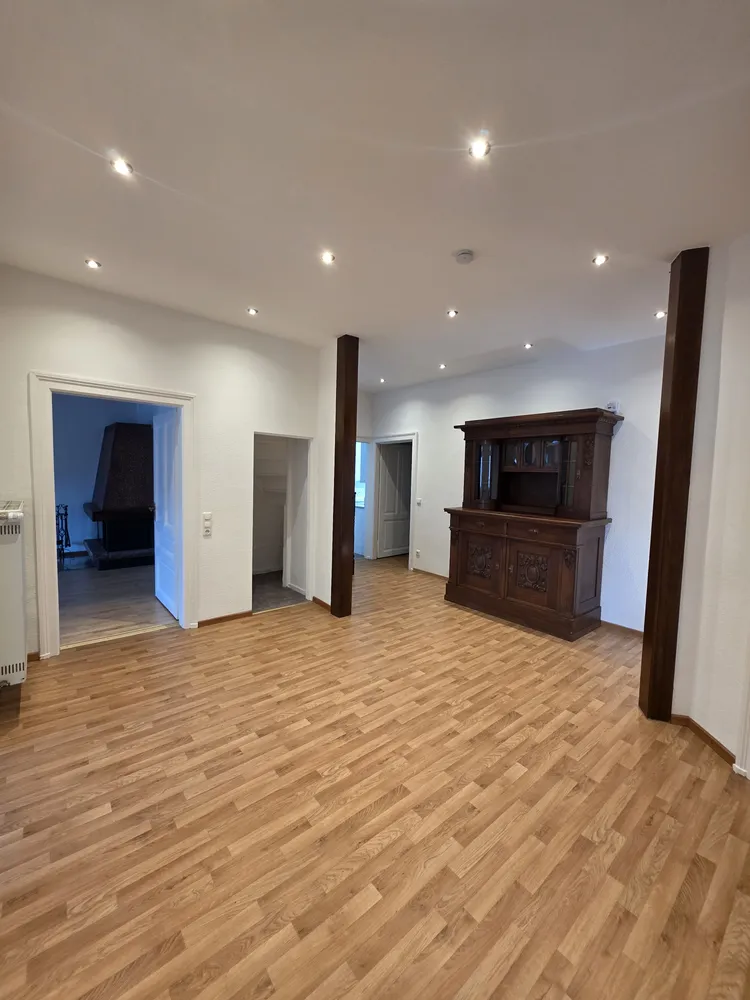 4 Zimmer Wohnung mit 143 m² in Frankfurt am Main – Bild 2