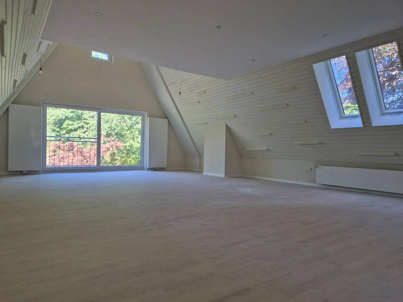 5 Zimmer Wohnung mit 200 m² in Hamburg – Bild 3