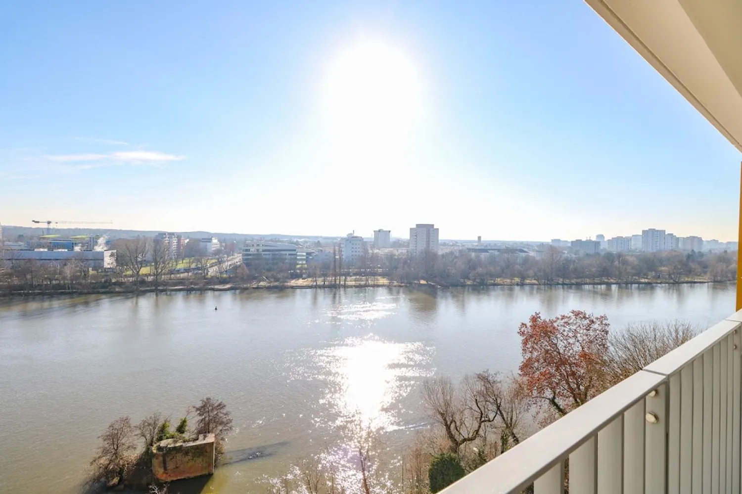 4 Zimmer Wohnung mit 138 m² in Frankfurt am Main – Bild 1
