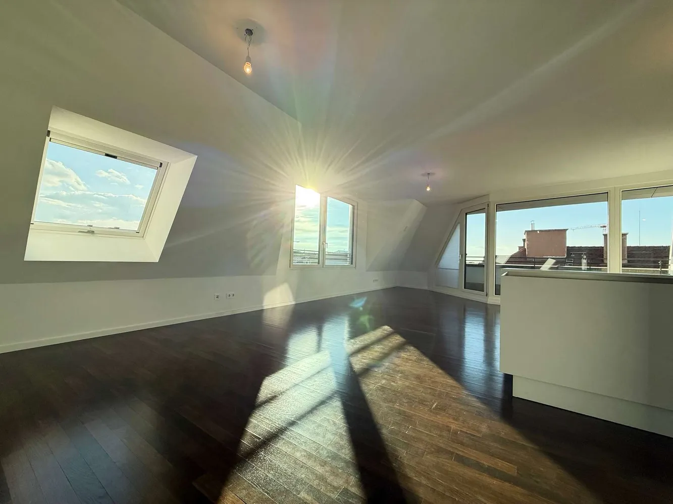 6 Zimmer Wohnung mit 167 m² in München – Bild 1