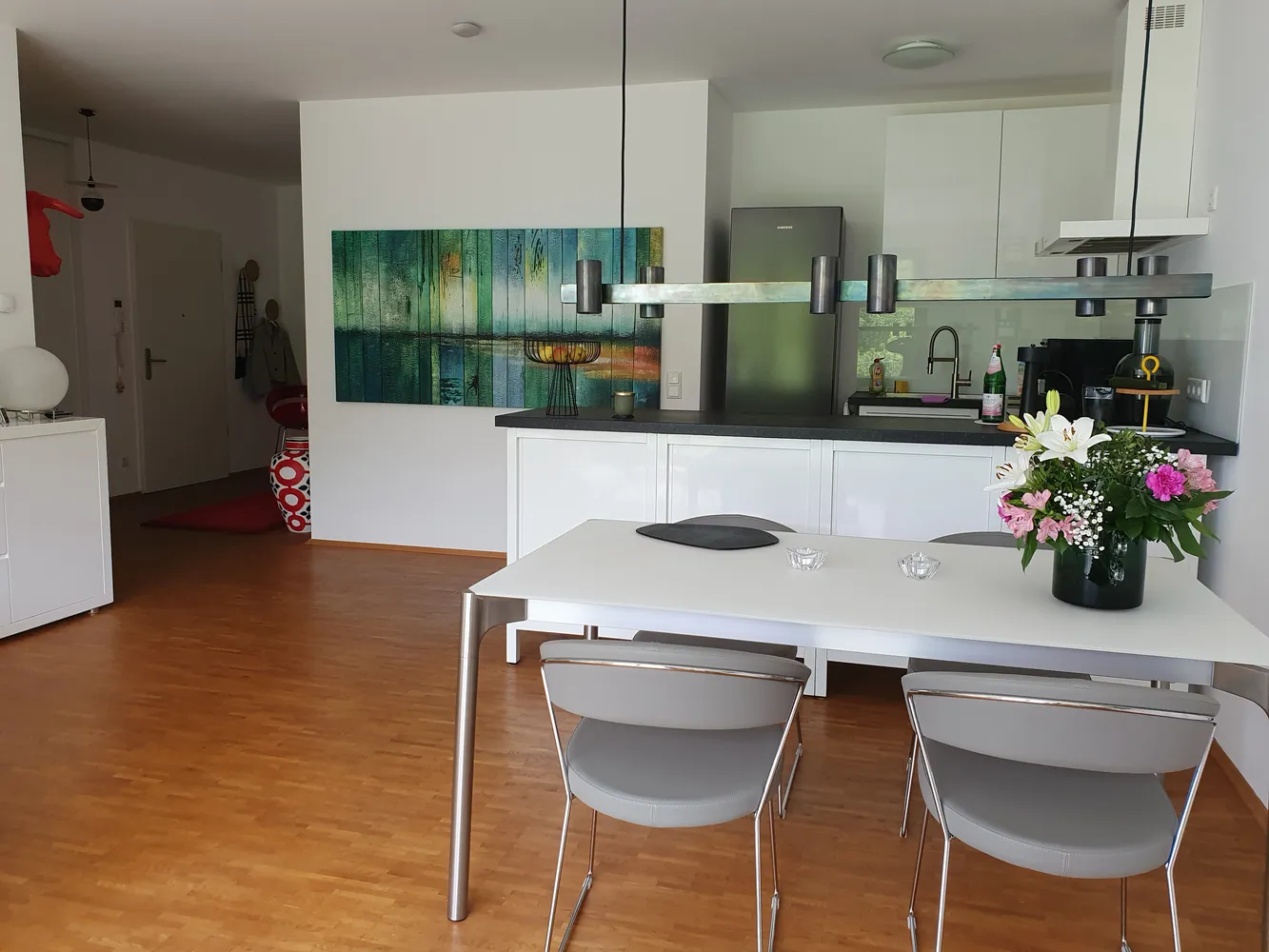 4 Zimmer Wohnung mit 106 m² in Düsseldorf – Bild 2