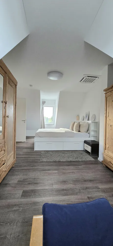 4 Zimmer Wohnung mit 137 m² in Düsseldorf – Bild 3