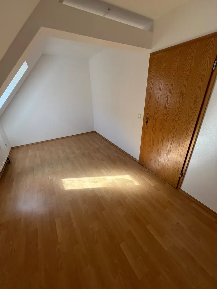 2 Zimmer Wohnung mit 87 m² in Weinheim – Bild 1