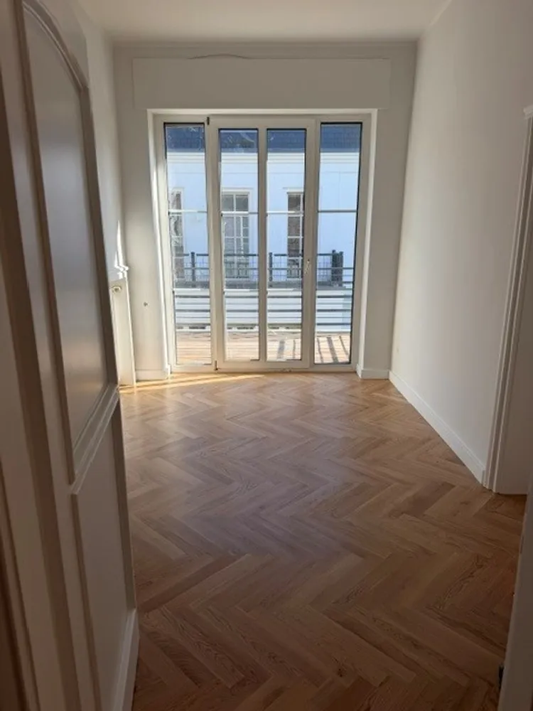 4 Zimmer Wohnung mit 130 m² in Düsseldorf – Bild 8