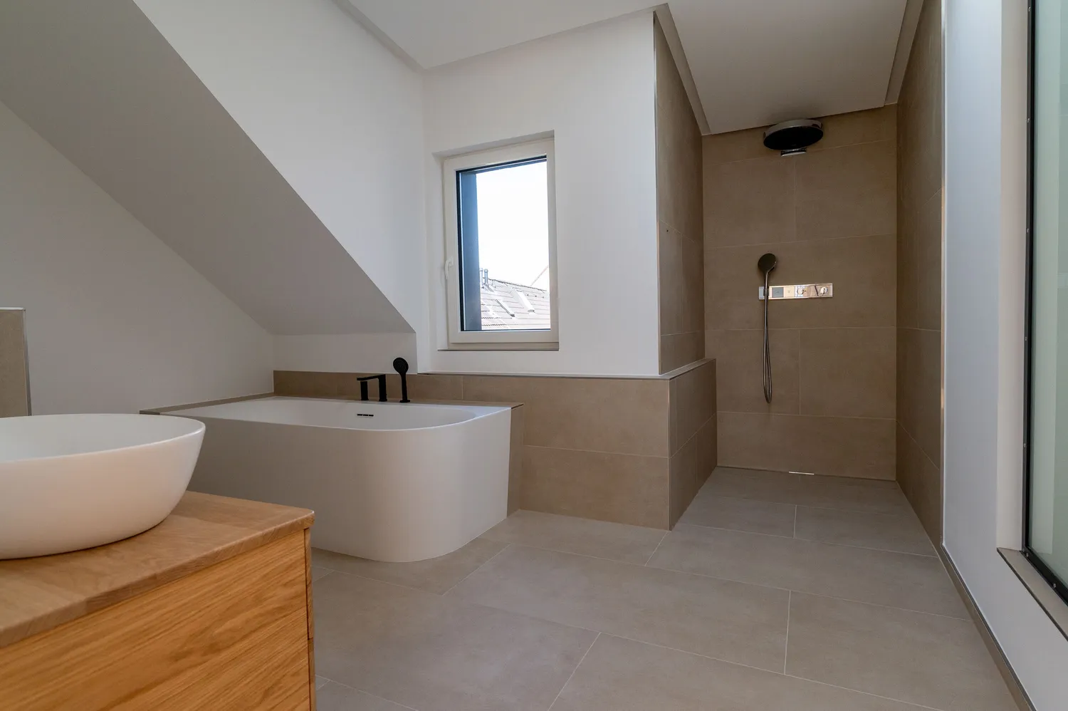2 Zimmer Wohnung mit 105 m² in Solingen – Bild 8
