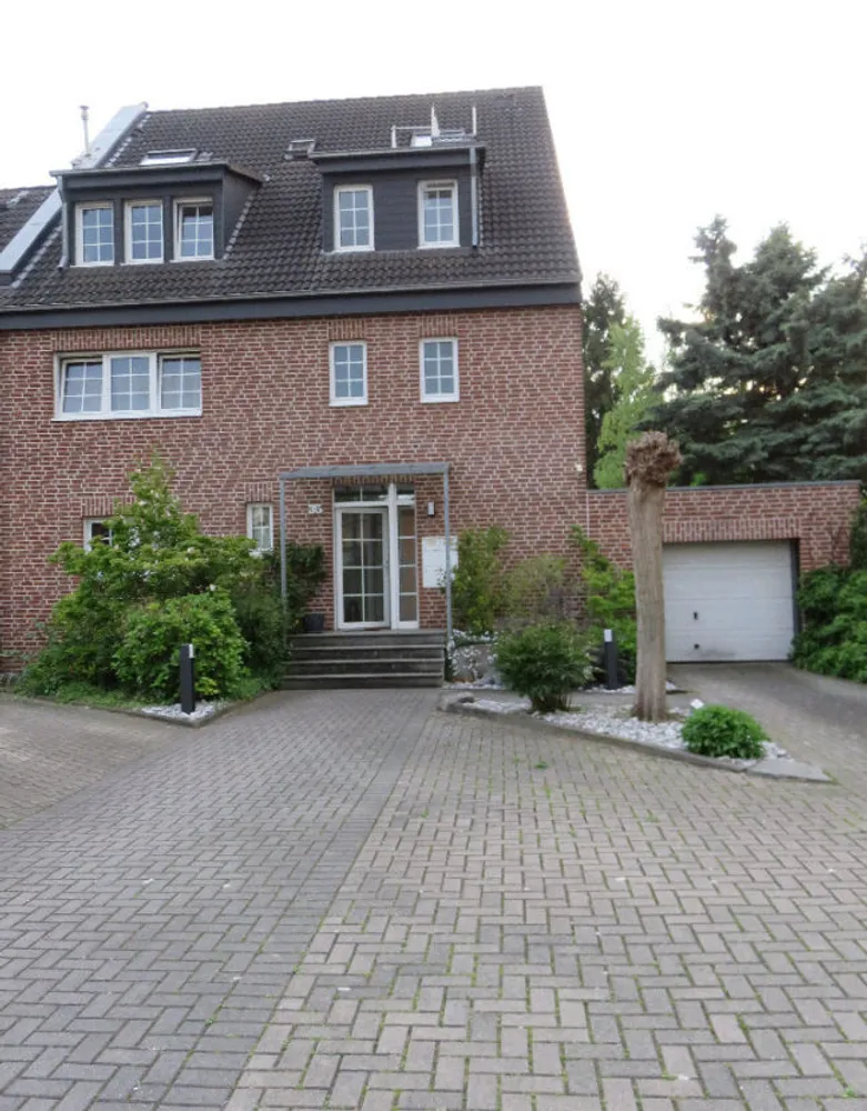 3 Zimmer Wohnung mit 114 m² in Düsseldorf – Bild 1