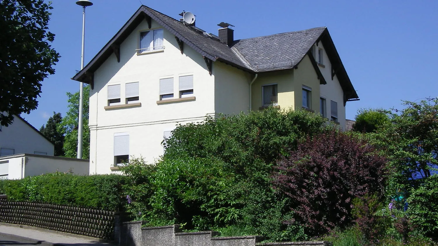 9 Zimmer Haus mit 200 m² in Hofheim am Taunus – Bild 1