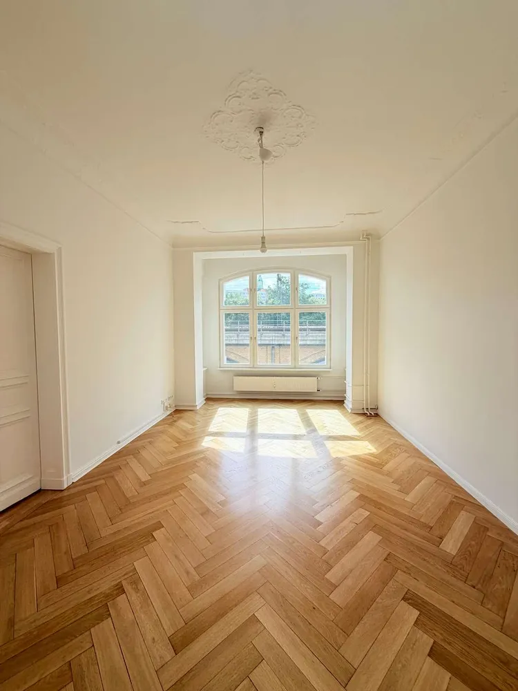 4 Zimmer Wohnung mit 153 m² in Berlin – Bild 3