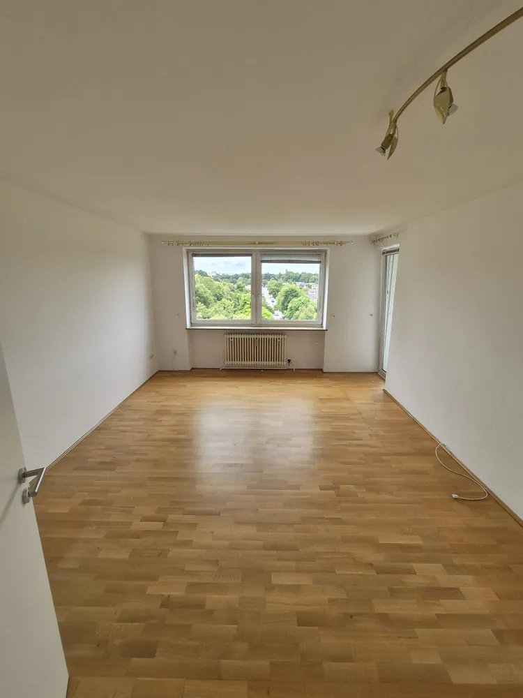 5 Zimmer Wohnung mit 99 m² in München – Bild 2