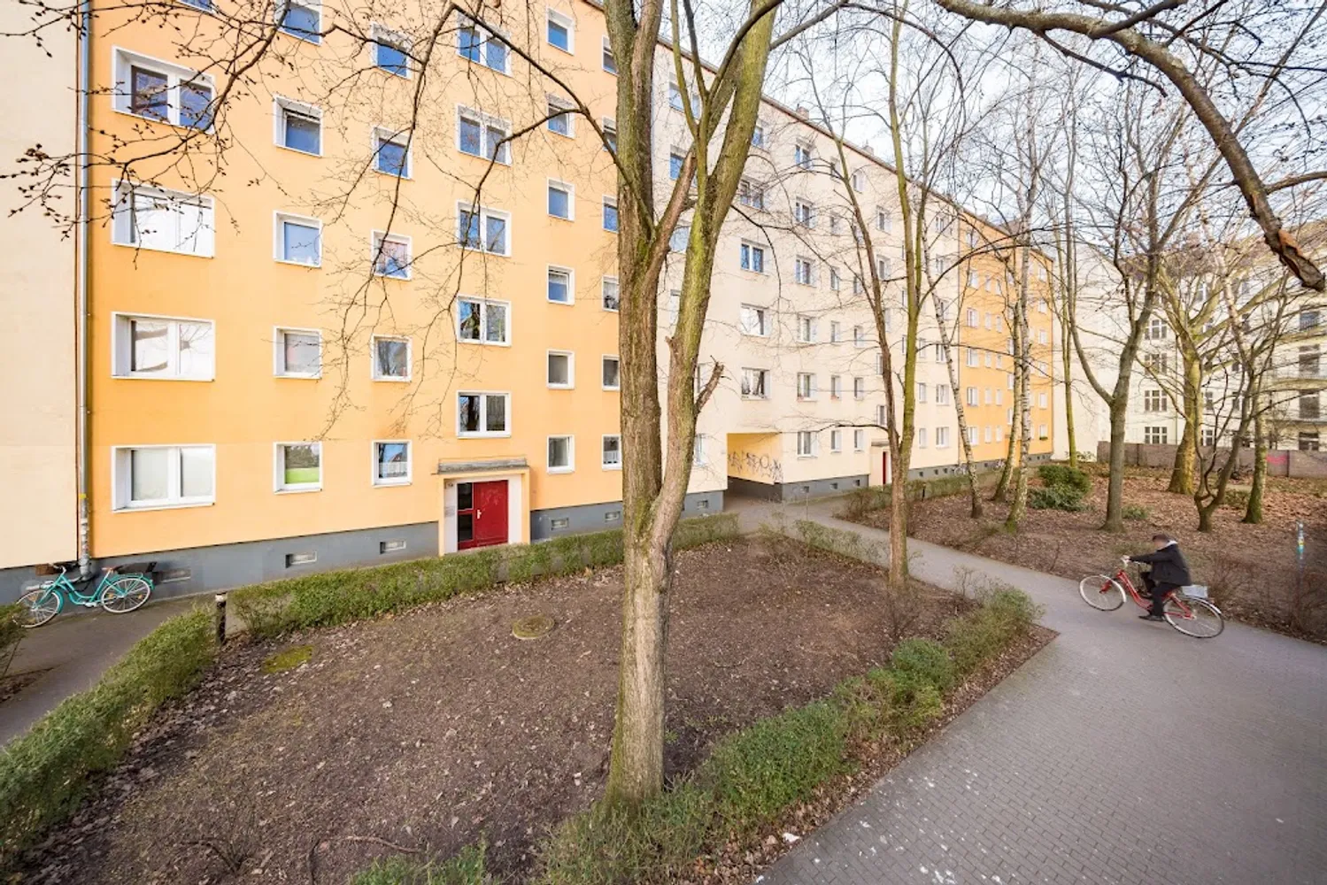 2 room apartment with 43 m² in Berlin – Photo 1