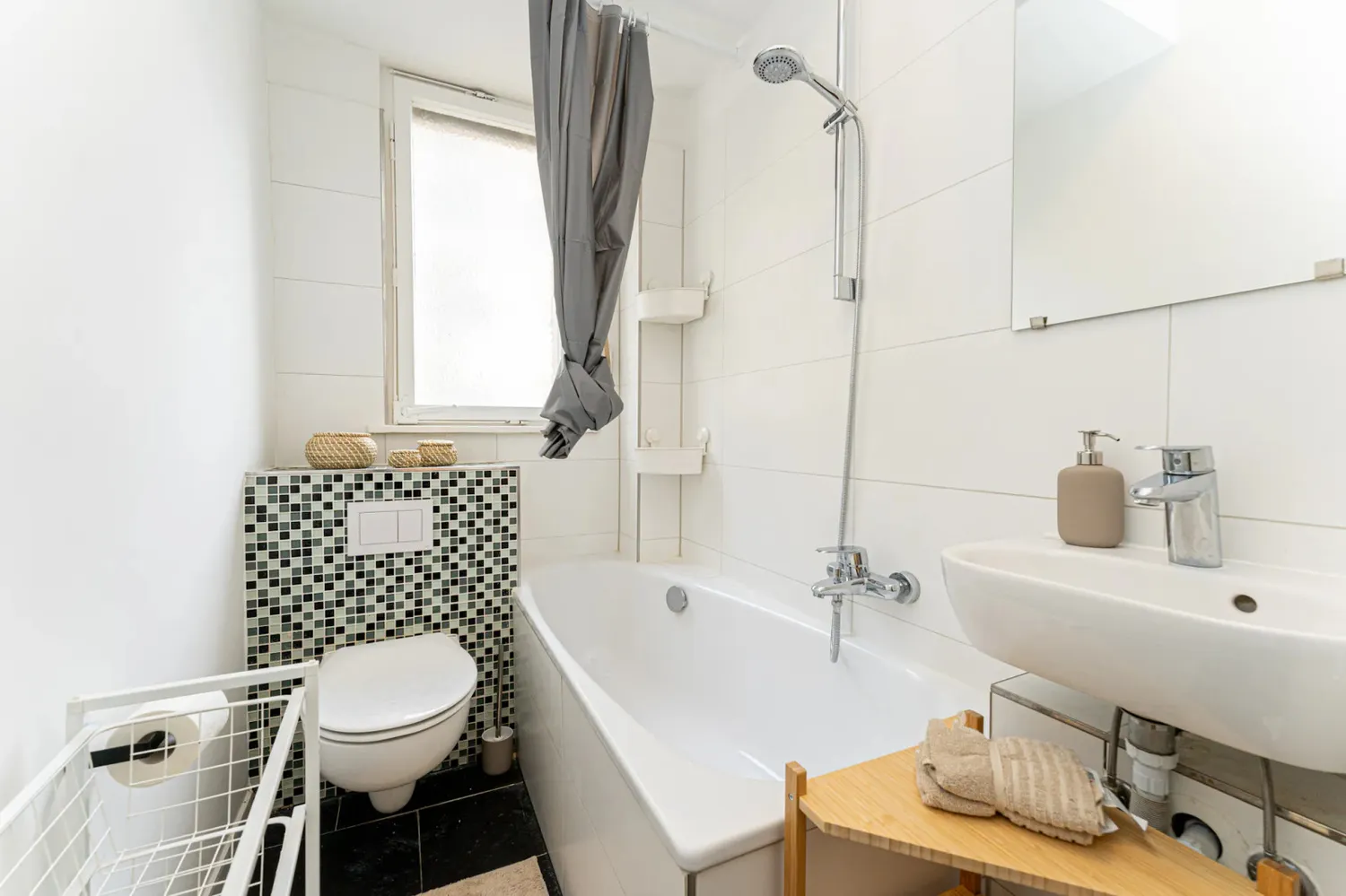 Shared room with 10 m² in Berlin – Photo 1