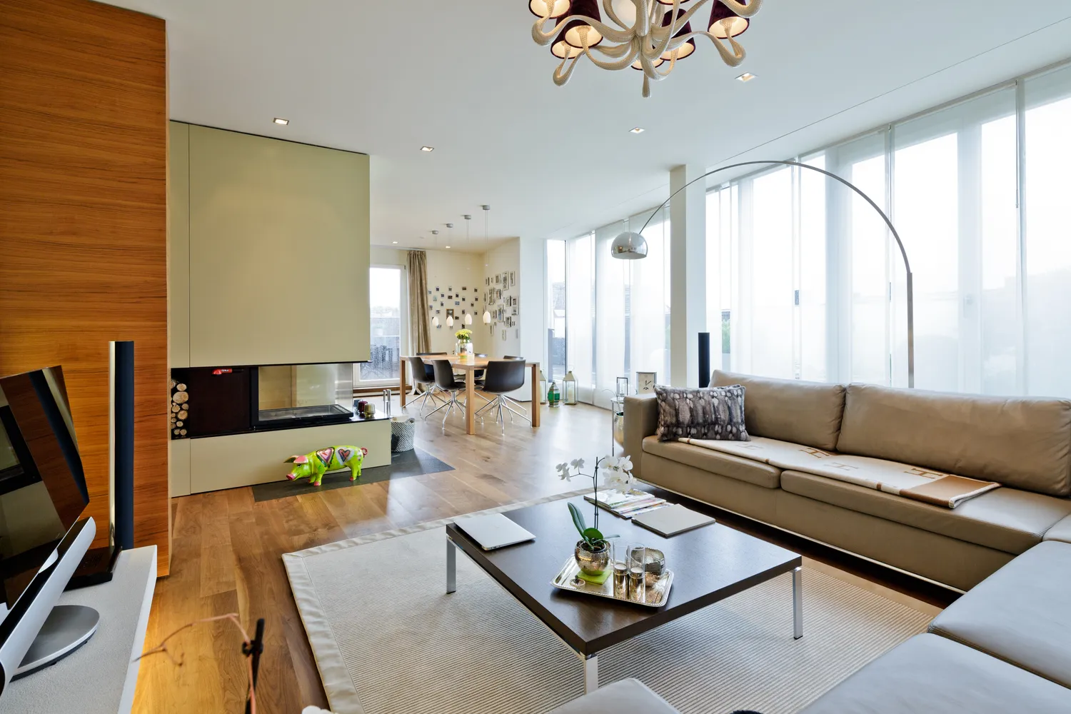 6 Zimmer Wohnung mit 185 m² in München – Bild 1