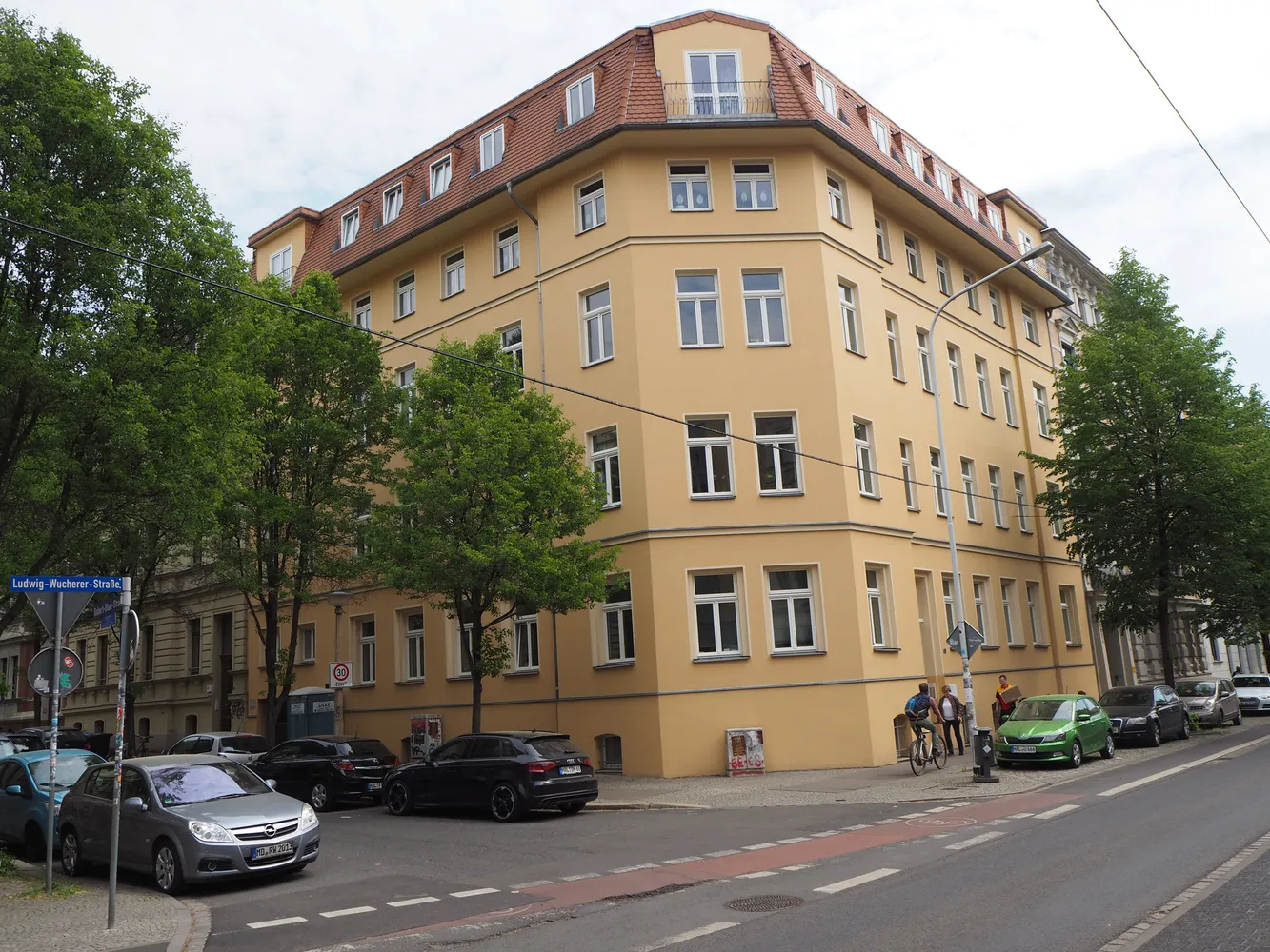 4 Zimmer Wohnung mit 96 m² in Halle (Saale) – Bild 1
