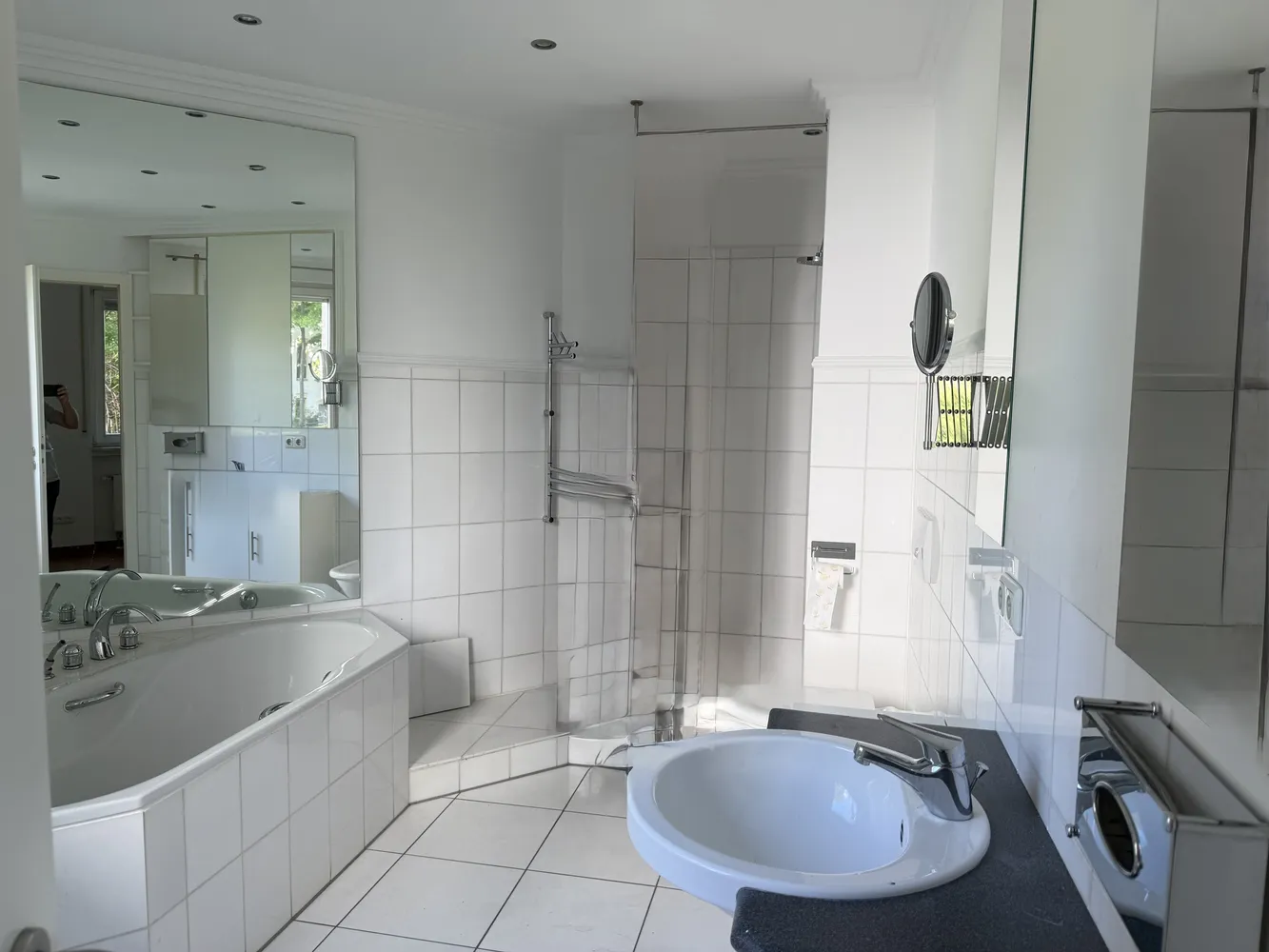 2 room apartment with 93 m² in Frankfurt am Main – Photo 2