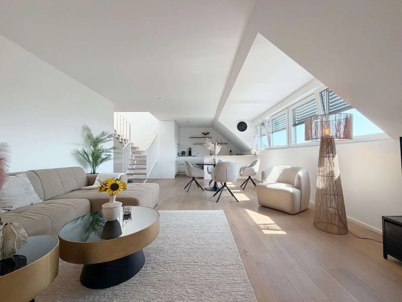 3 Zimmer Wohnung mit 122 m² in Köln – Bild 1
