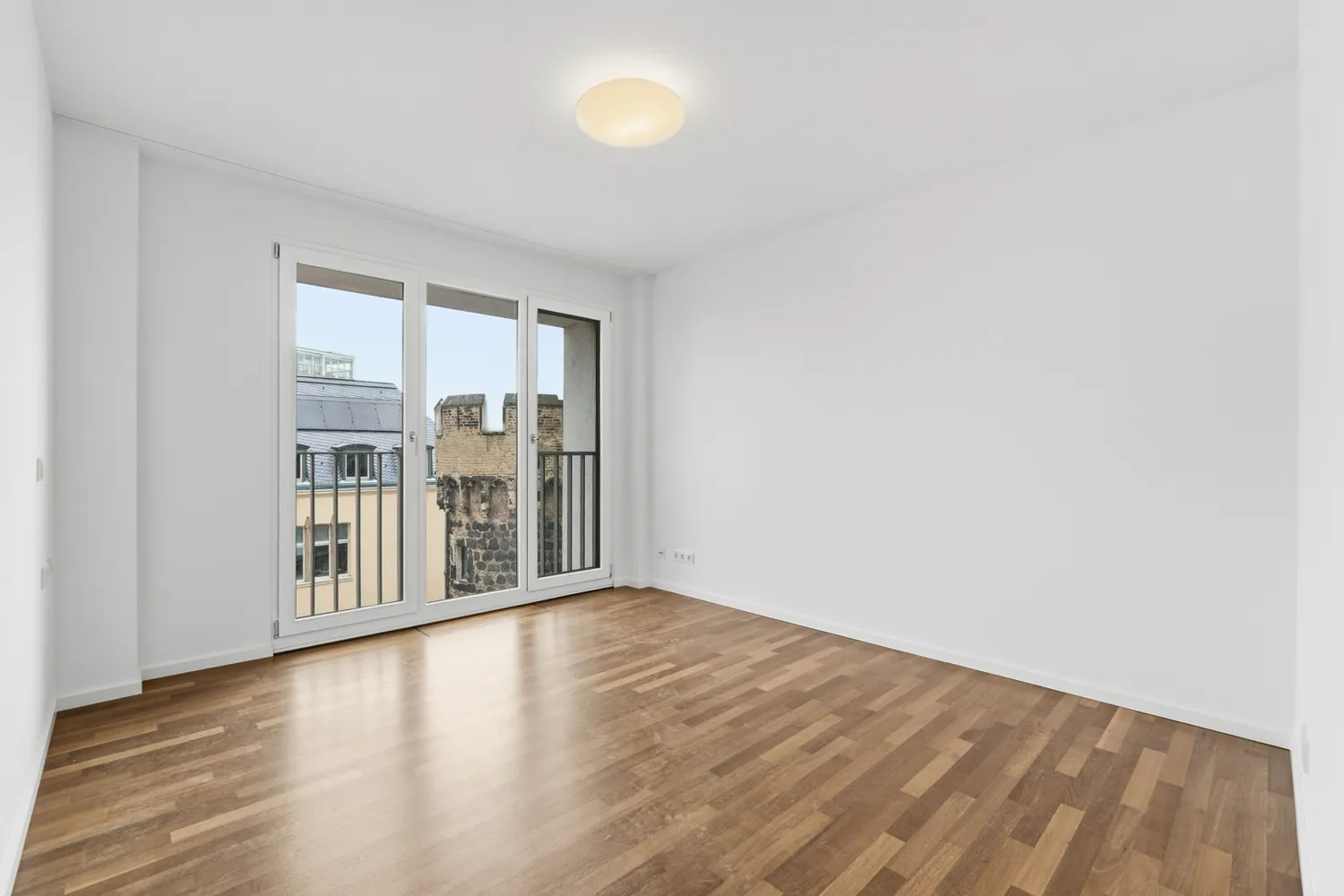 2 Zimmer Wohnung mit 110 m² in Köln – Bild 8