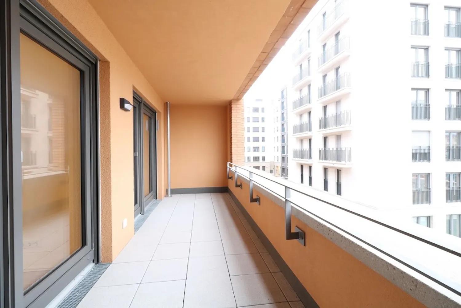 2 room apartment with 58 m² in Frankfurt am Main – Photo 1