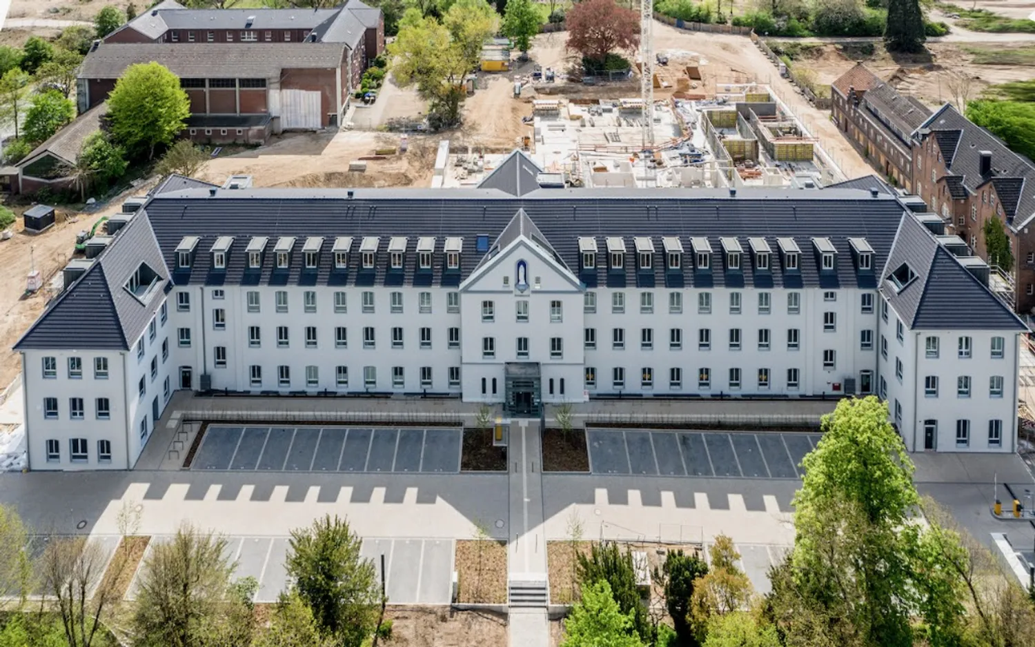 4 Zimmer Wohnung mit 99 m² in Neuss – Bild 2