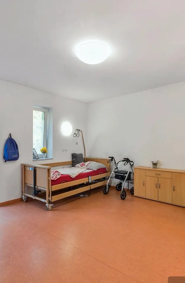 10 Zimmer Wohnung mit 25 m² in Köthen – Bild 1