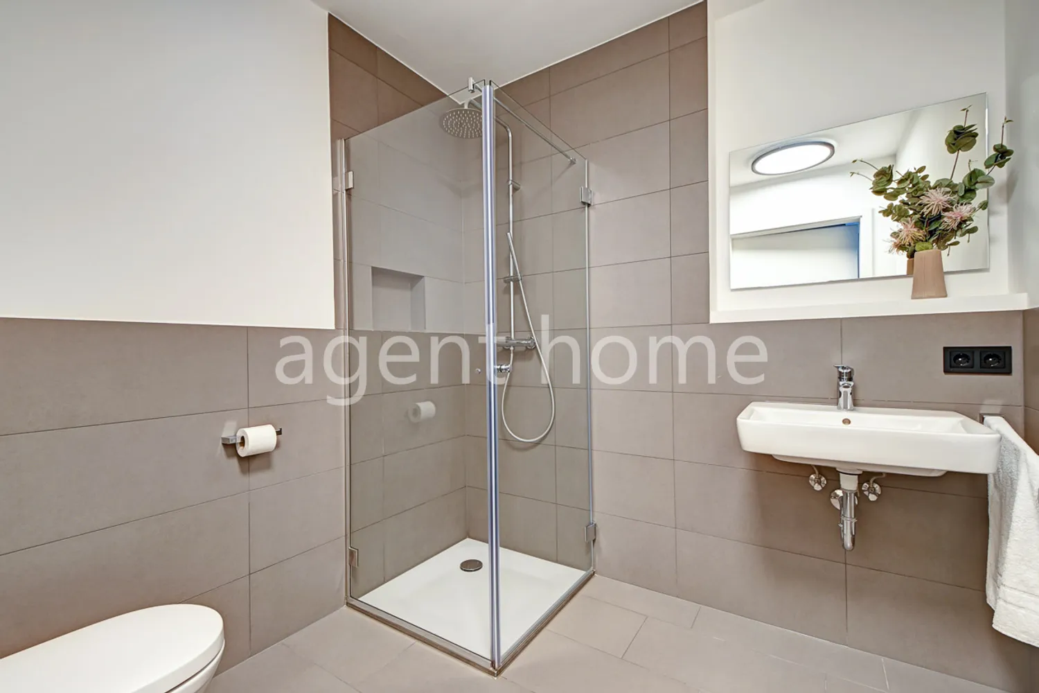 1 room apartment with 30 m² in Stuttgart – Photo 12