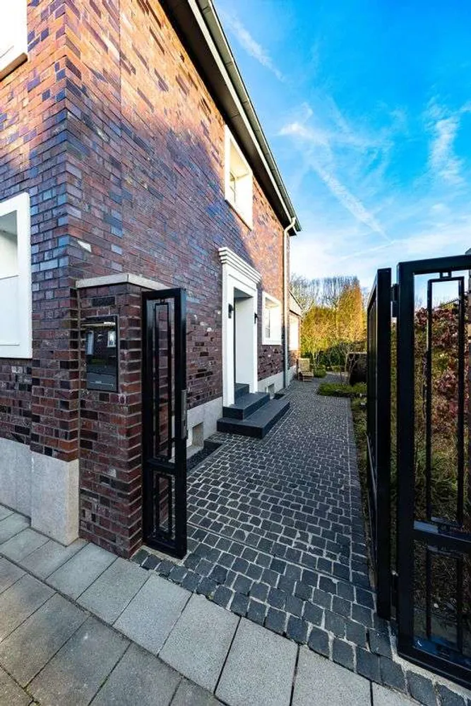 6 Zimmer Haus mit 185 m² in Meerbusch – Bild 1