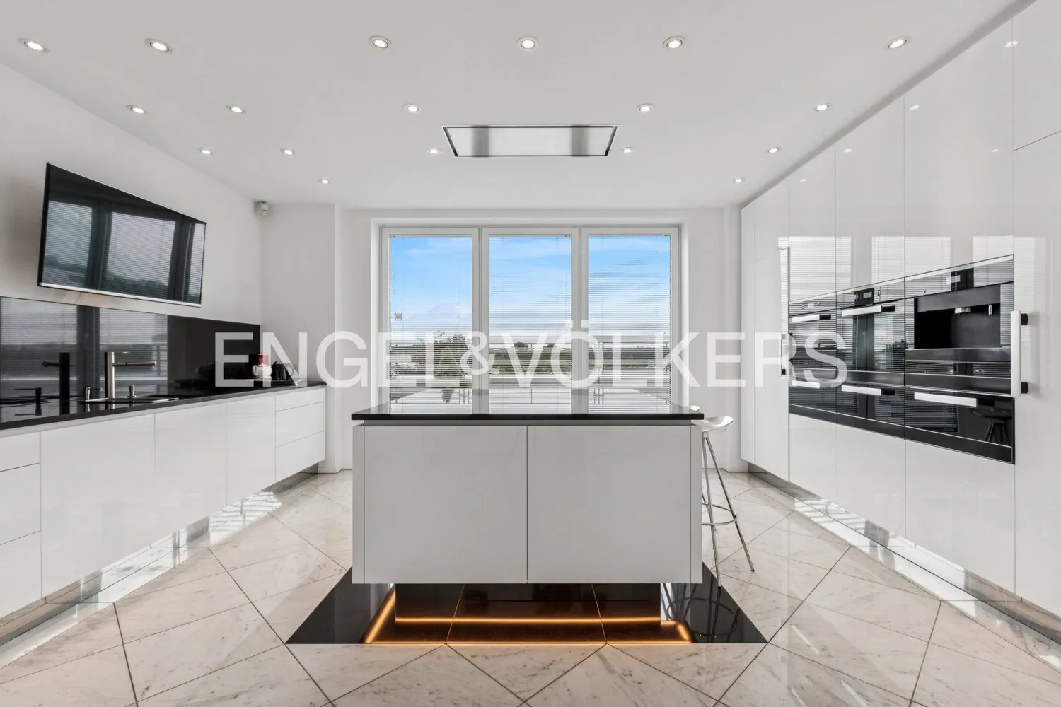 8 Zimmer Wohnung mit 405 m² in Köln – Bild 4