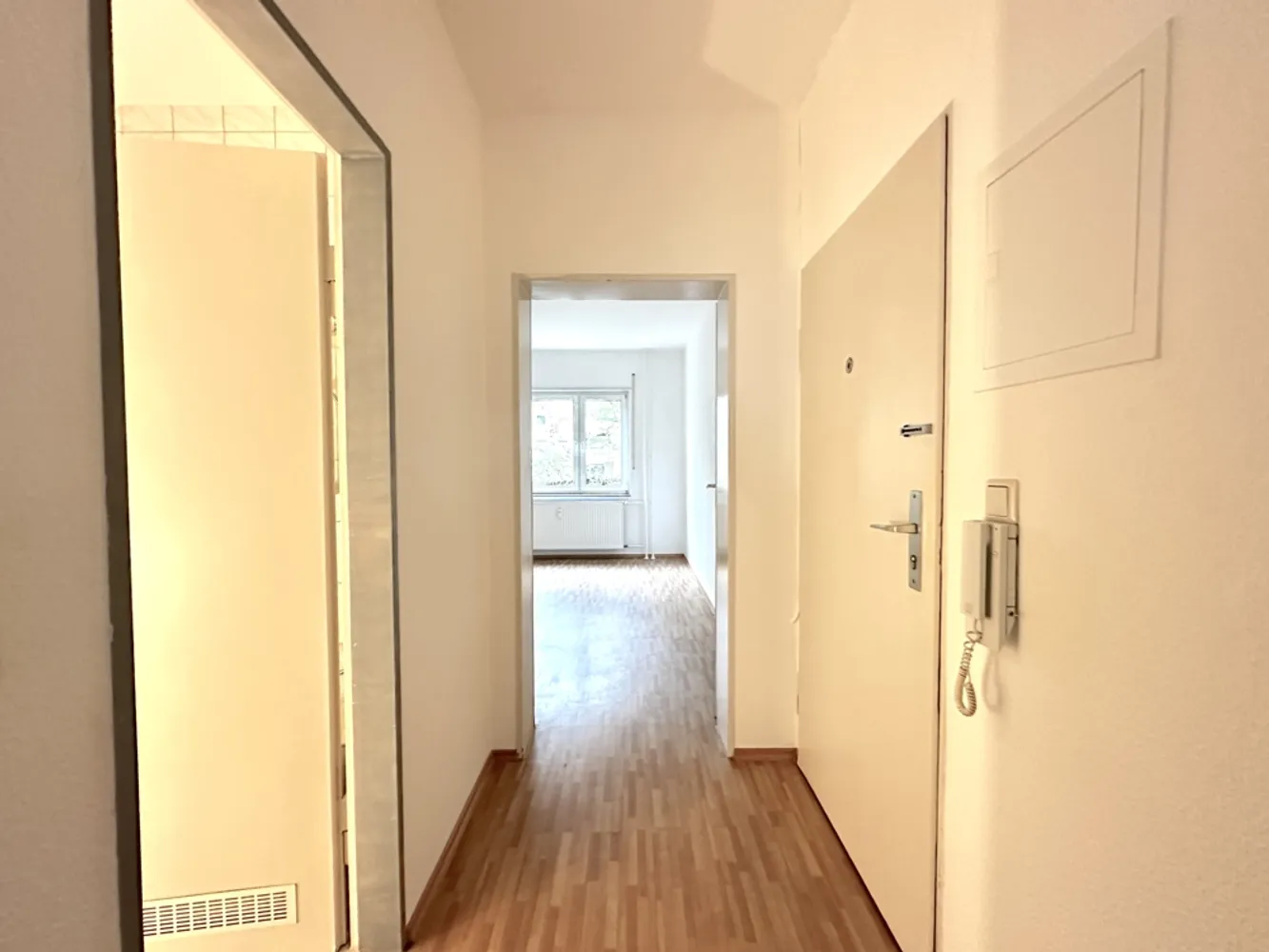 2 Zimmer Wohnung mit 40 m² in Ludwigshafen am Rhein – Bild 3
